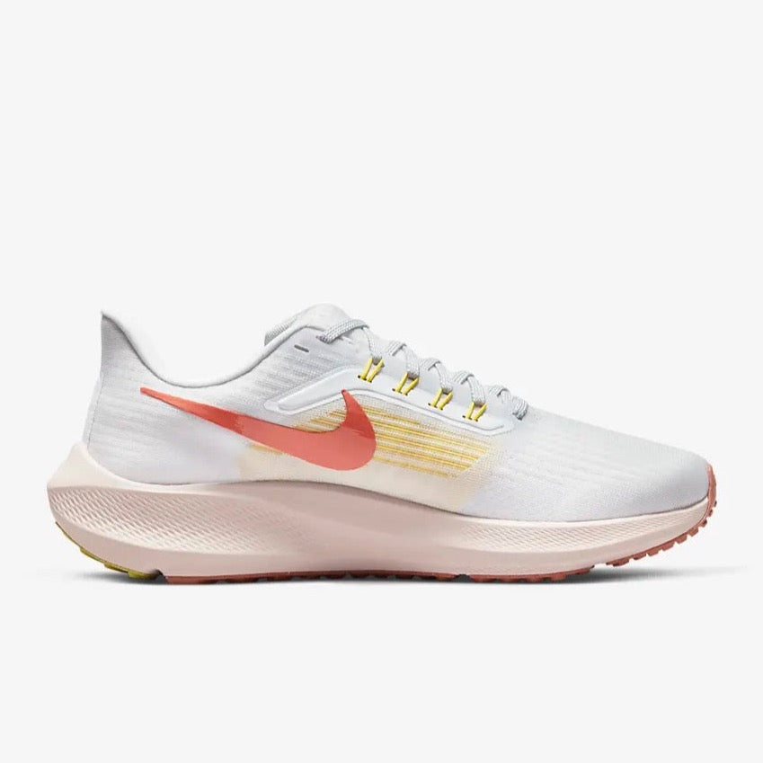 Air Zoom Pegasus 39 (White/Orange)