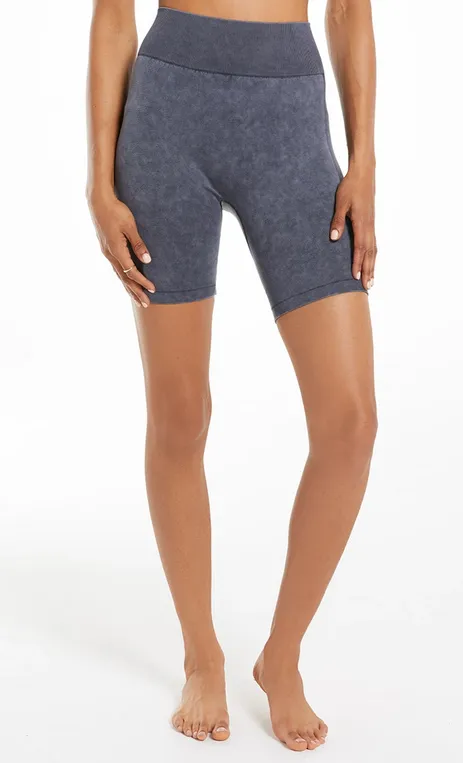 DANCE IT OUT SEAMLESS SHORT