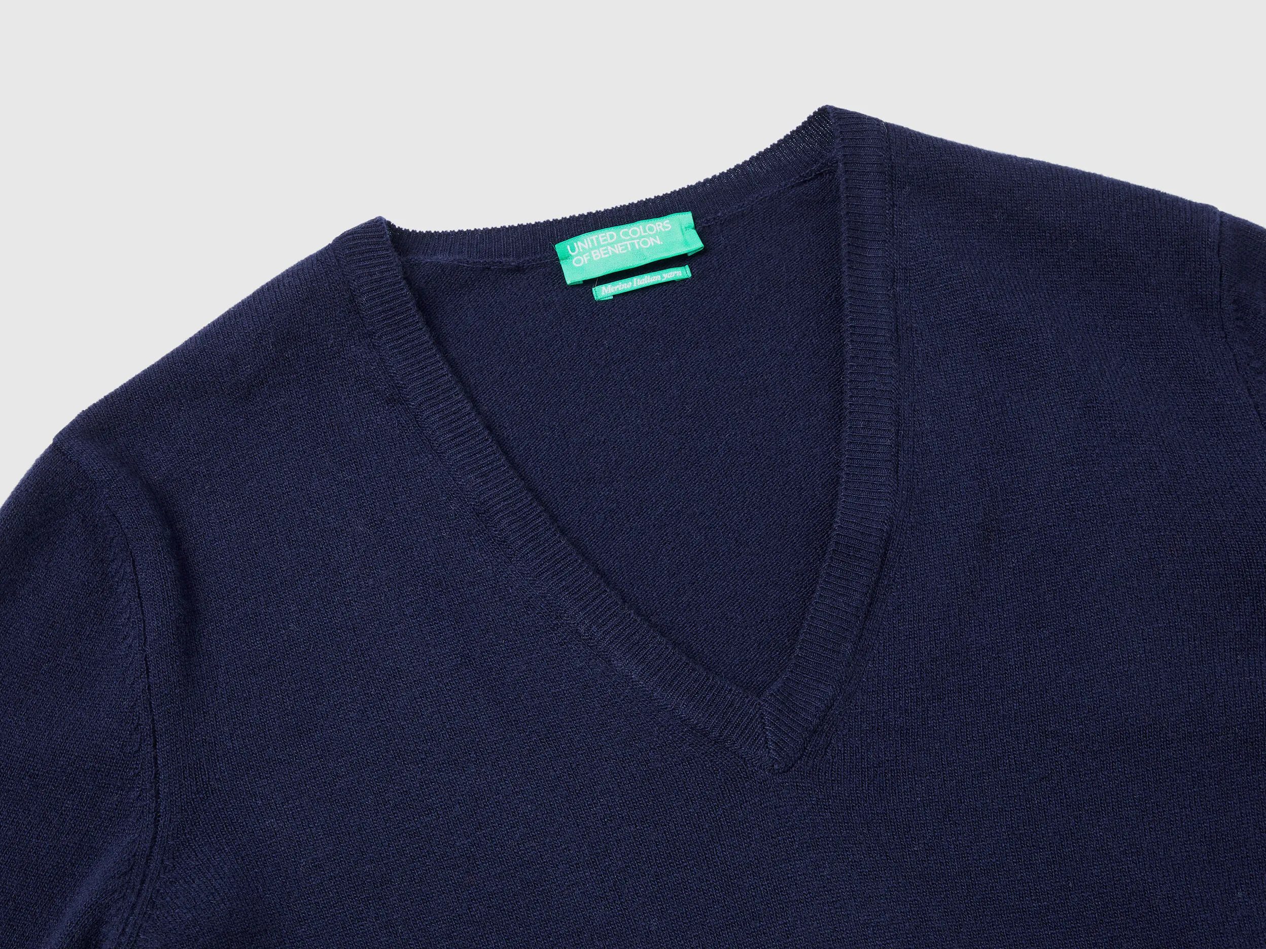 Dark blue V-neck sweater in pure Merino wool - Dark Blue | Benetton