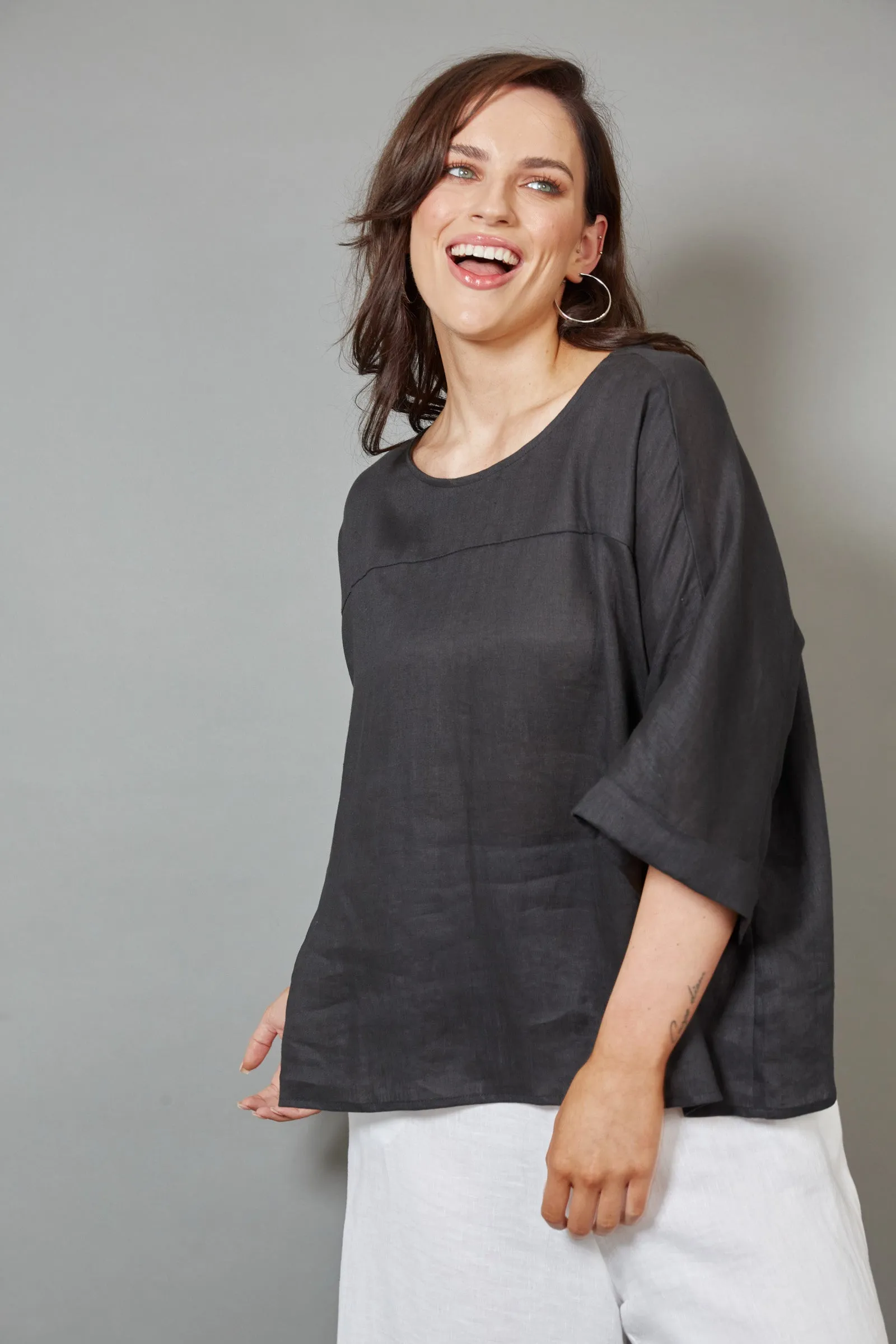 Studio Linen Relaxed Top - Black