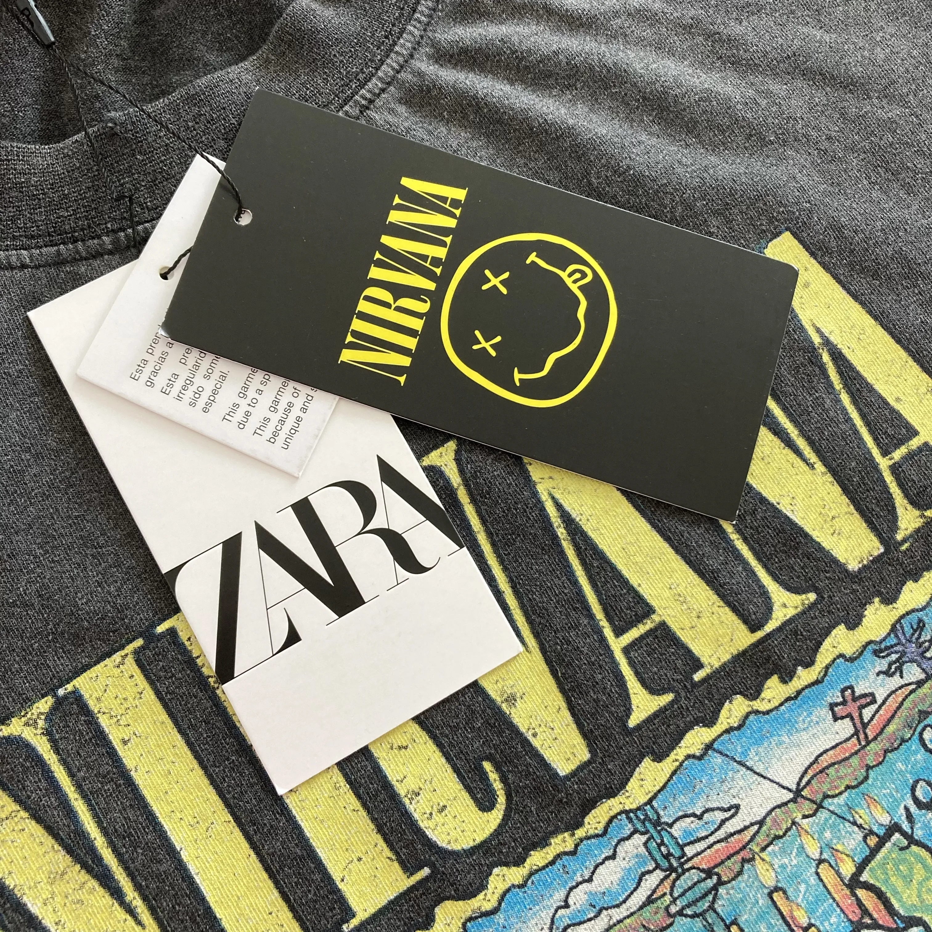 ZARA  |RIPPED NIRVANA © T-SHIRT