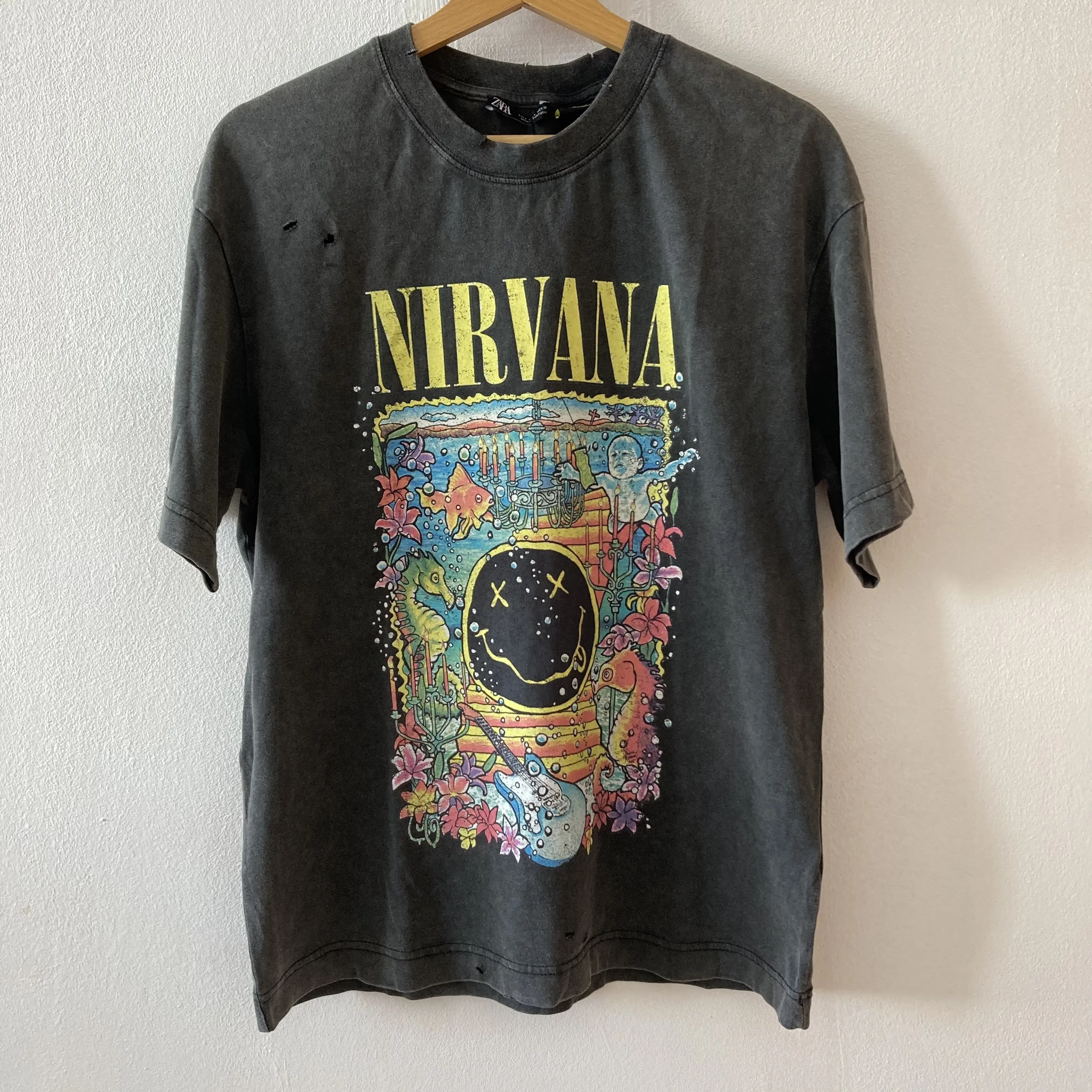 ZARA  |RIPPED NIRVANA © T-SHIRT